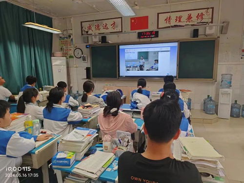 急 時(shí)出手 救 在身邊 南充龍門(mén)中學(xué)舉辦應(yīng)急救護(hù)培訓(xùn)會(huì)